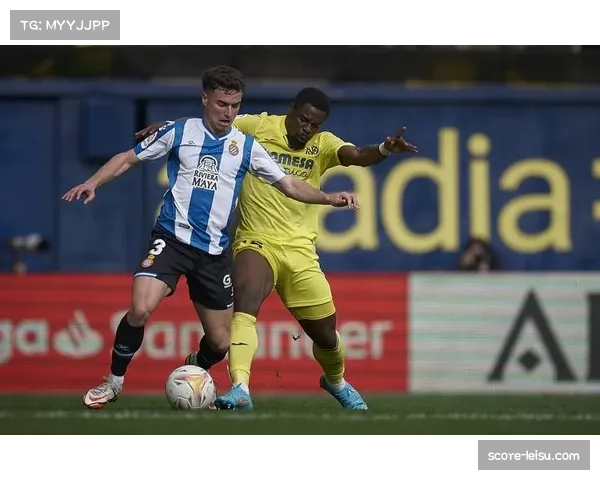 比利亚雷亚尔主帅调整锋线组合 佩雷斯游走创造进攻层次